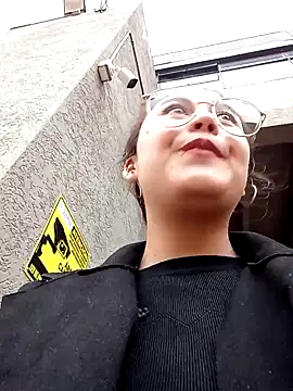 lara moon25 online show from 3, 1, 2025