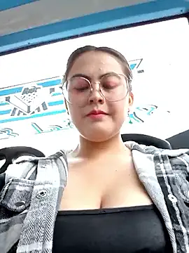 lara moon25 online show from 28, 9, 2025