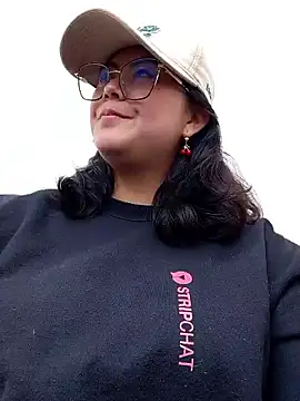 lara moon25 online show from 11, 1, 2026