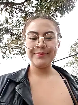 lara moon25 online show from 5, 10, 2025