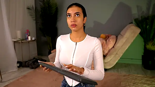 BetsyGonzale online show from 18, 10, 2025