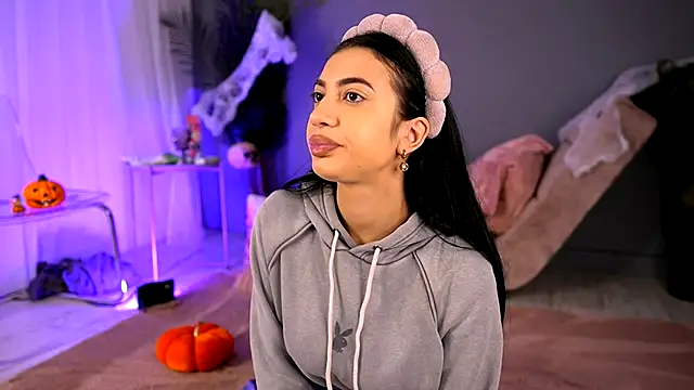 BetsyGonzale online show from 28, 10, 2025