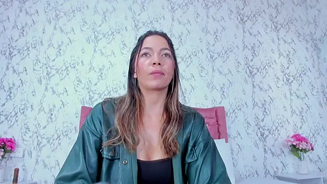 Mia Malkovaa  online show from 28, 11, 2025