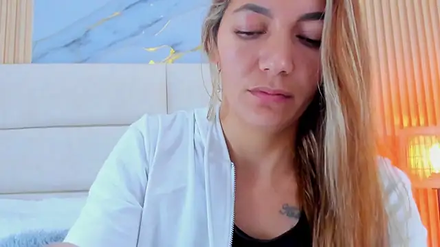 Snapshot of Mia_Malkovaa_ chatting on 4, 6, 2026 Mia Malkovaa online show from 4, 6, 2026