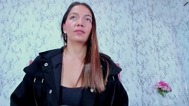 Mia Malkovaa  online show from 18, 12, 2025