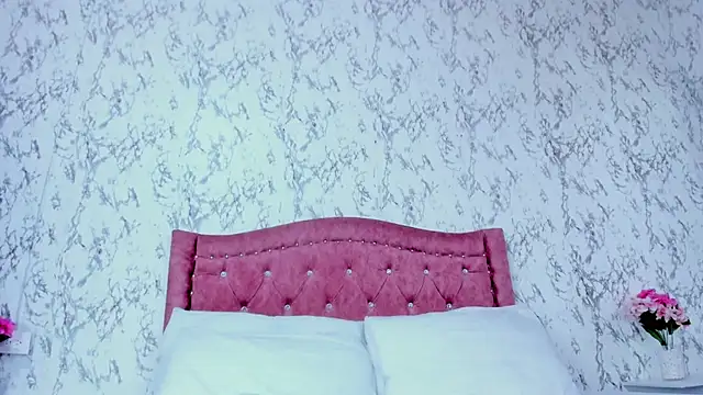 Mia Malkovaa  online show from 15, 11, 2025