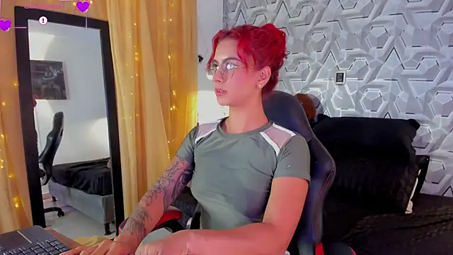 Sophiee Hill online show from 29, 10, 2025