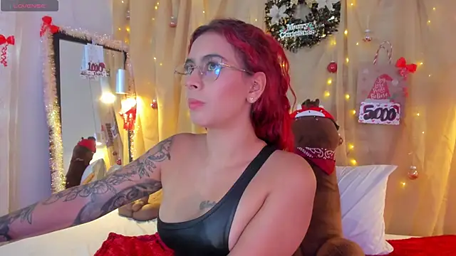 Sophiee Hill online show from 26, 11, 2025