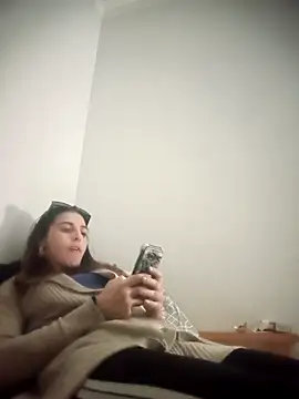 AlexandraMello29 online show from 5, 12, 2024