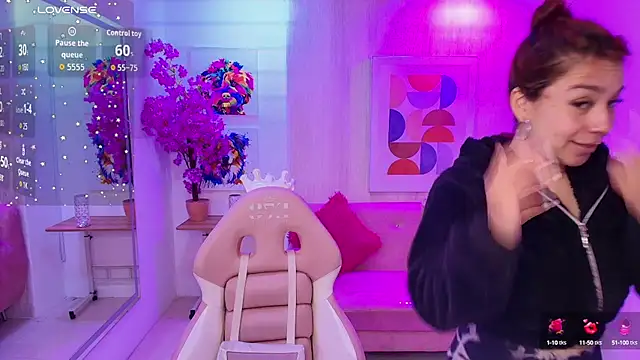 Gabby evanns online show from 7, 10, 2025