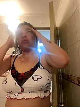 WhiteWomen online show from 10, 9, 2025