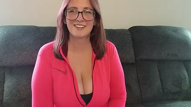 TheBustyHouseWife online show from 13, 10, 2025