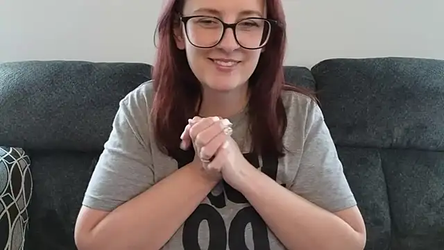 TheBustyHouseWife online show from 5, 12, 2025