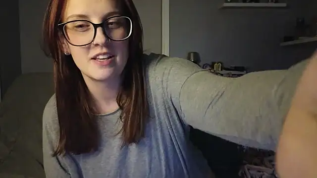 TheBustyHouseWife online show from 17, 3, 2025