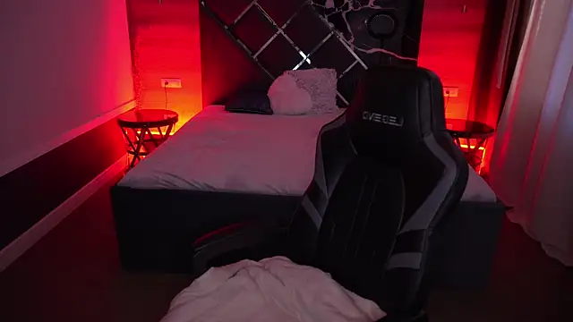 Snapshot of MirandaWong chatting on 25, 10, 2025 MirandaWong online show from 25, 10, 2025