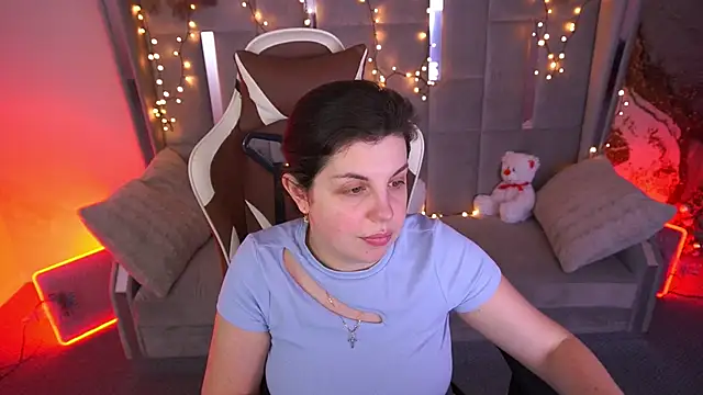 Snapshot of MirandaWong chatting on 7, 2, 2026 MirandaWong online show from 7, 2, 2026