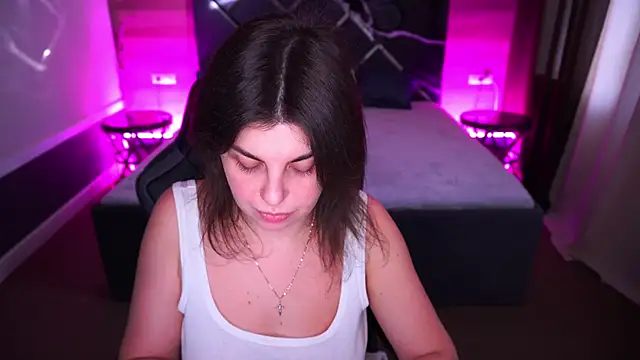 Snapshot of MirandaWong chatting on 13, 11, 2025 MirandaWong online show from 13, 11, 2025