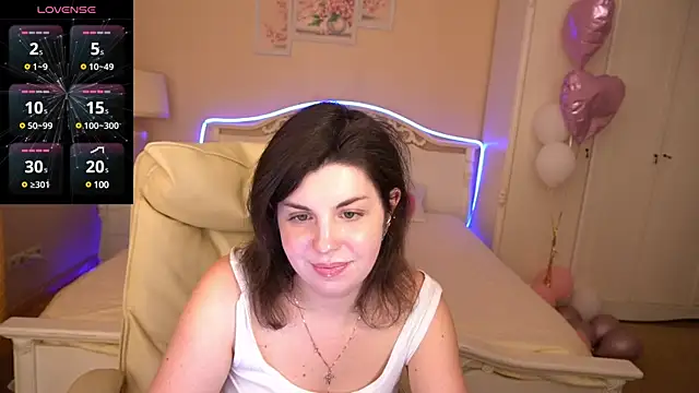 Snapshot of MirandaWong chatting on 3, 3, 2025 MirandaWong online show from 3, 3, 2025