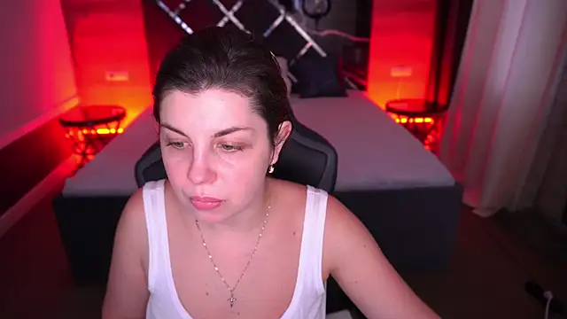 Snapshot of MirandaWong chatting on 18, 10, 2025 MirandaWong online show from 18, 10, 2025