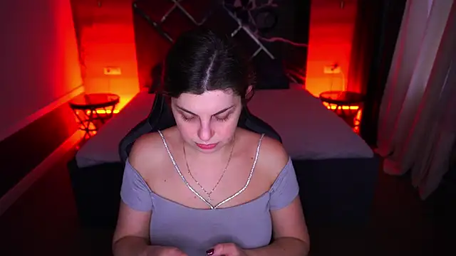 Snapshot of MirandaWong chatting on 5, 11, 2025 MirandaWong online show from 5, 11, 2025