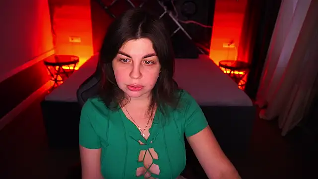 Snapshot of MirandaWong chatting on 7, 11, 2025 MirandaWong online show from 7, 11, 2025