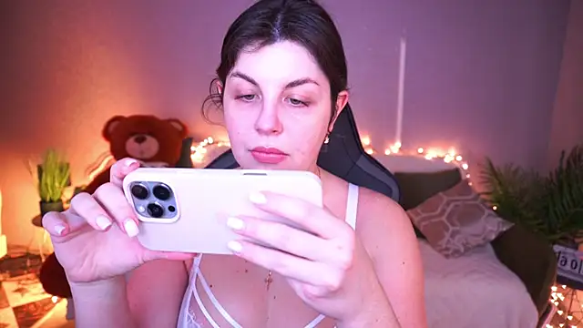 MirandaWong online show from 7, 3, 2026