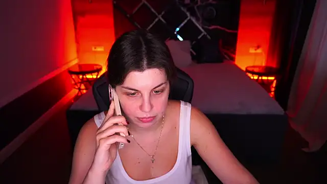 Snapshot of MirandaWong chatting on 4, 11, 2025 MirandaWong online show from 4, 11, 2025