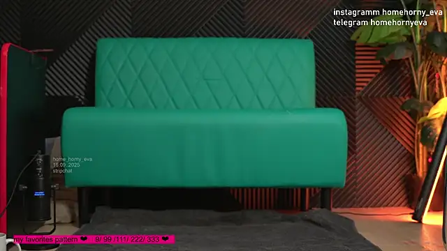 Snapshot of home_horny_eva chatting on 15, 9, 2025 home horny eva online show from 15, 9, 2025