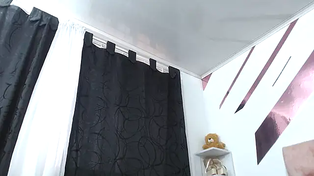 Kitten Hot  online show from 23, 10, 2025