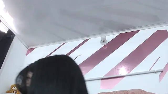 Kitten Hot  online show from 15, 11, 2025