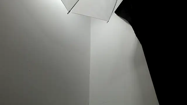 Kitten Hot  online show from 20, 12, 2025