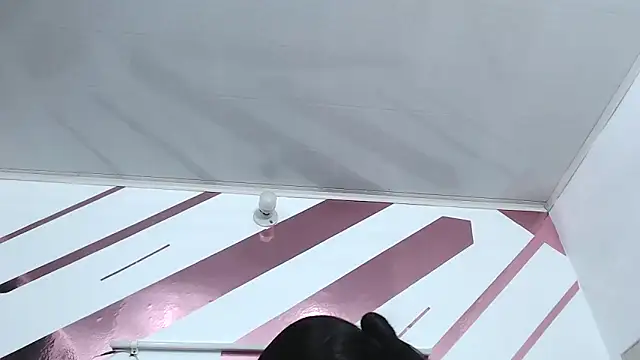 Kitten Hot  online show from 15, 11, 2025