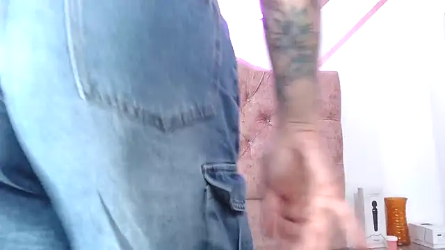 Kitten Hot  online show from 8, 2, 2026