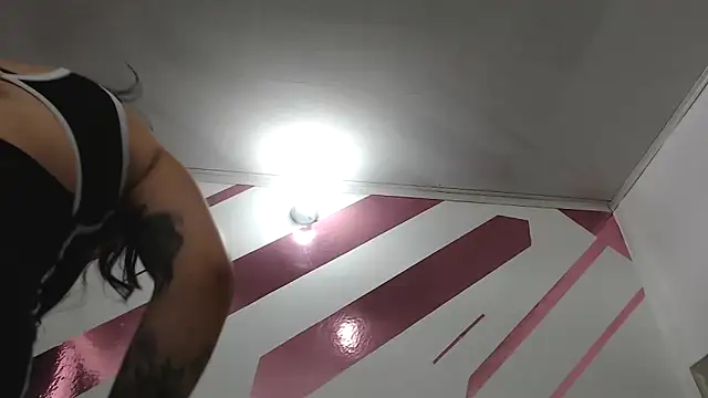 Kitten Hot  online show from 14, 9, 2025