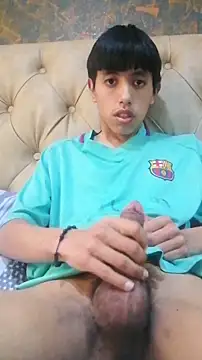 Snapshot of danuel23 chatting on 5, 4, 2026 danuel23 online show from 5, 4, 2026