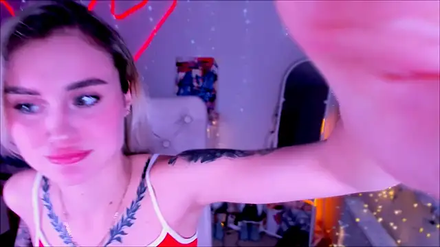  Ravenaa online show from 4, 2, 2025