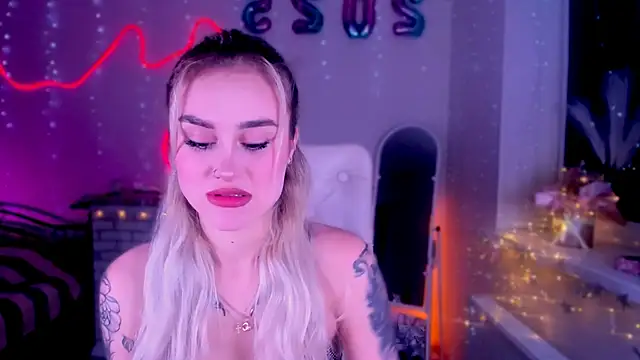  Ravenaa online show from 3, 2, 2025