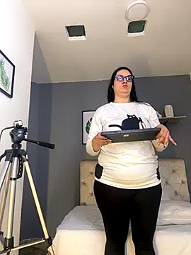 Soe Lara online show from 25, 11, 2025