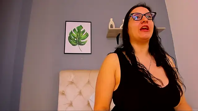 Soe Lara online show from 11, 10, 2025