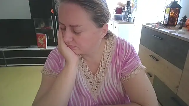 Meliss Official9 online show from 12, 10, 2025