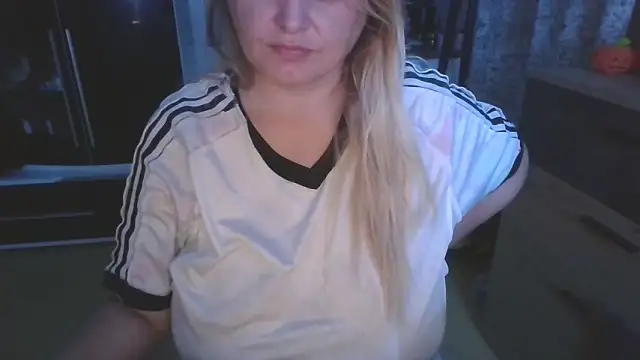 Meliss Official9 online show from 28, 10, 2025