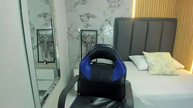 Snapshot of MAGNOLEROY chatting on 3, 3, 2026 MAGNOLEROY online show from 3, 3, 2026