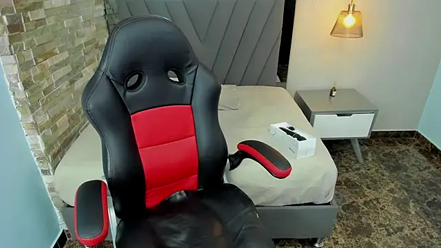 MAGNOLEROY online show from 17, 10, 2025