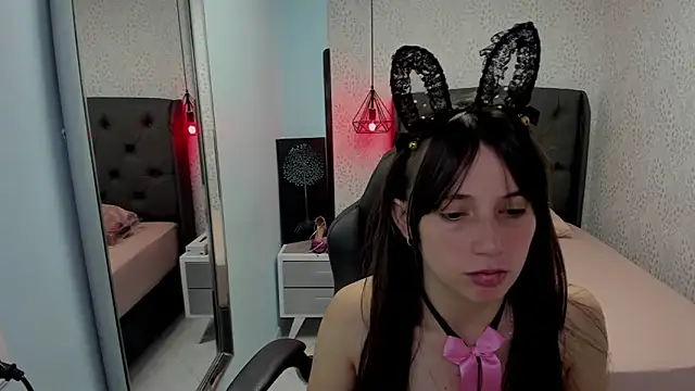 MAGNOLEROY online show from 14, 11, 2025