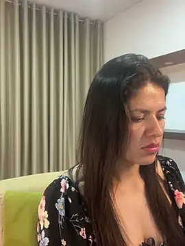 Alice Biel online show from 6, 3, 2025