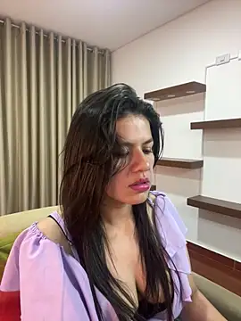 Alice Biel online show from 5, 3, 2025