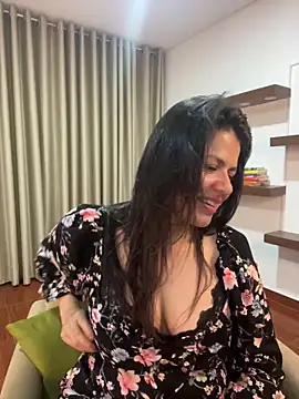 Alice Biel online show from 1, 3, 2025