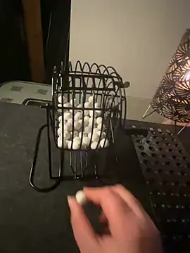 herz steht kopf90 online show from 8, 3, 2025