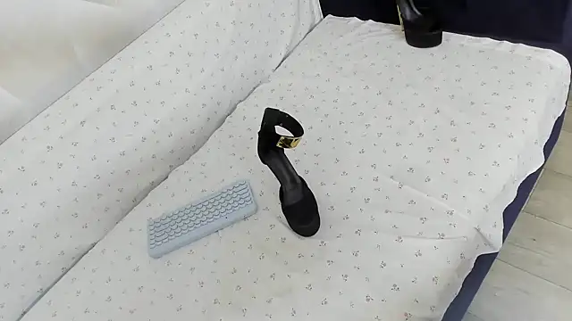 Sweet Lanaaaaa online show from 23, 10, 2025