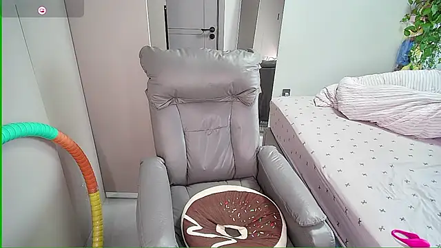 Xiaoyu-G online show from 27, 9, 2025